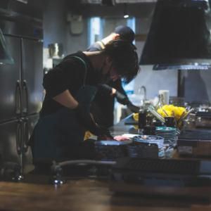 赤身焼肉と韓国料理 ウシノカリスマ　小倉店のアルバイト・バイト求人情報-04