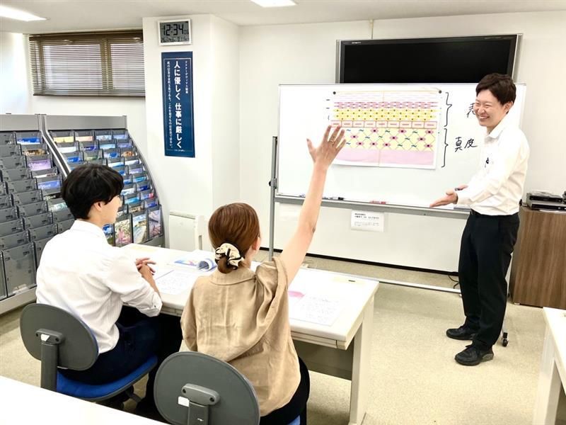 ドクターデヴィアス化粧品販売株式会社のアルバイト・バイト求人情報-03