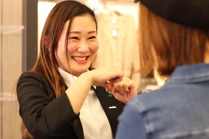 表参道フラッグシップ店のアルバイト・バイト求人情報-02