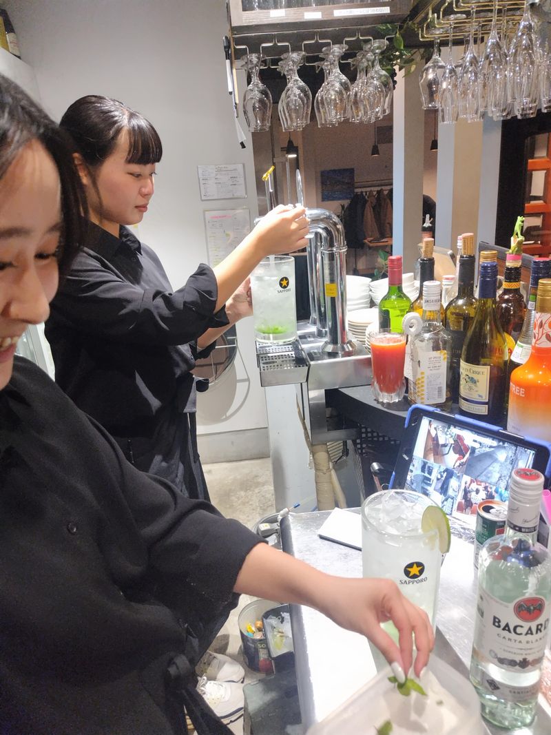 Bistro UNiQのアルバイト・バイト求人情報-02