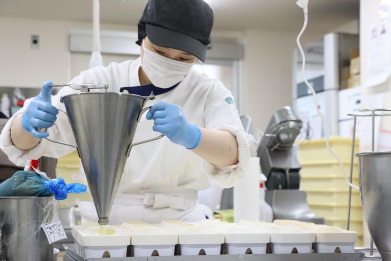 パティスリーフレール[製菓部]のアルバイト・バイト求人情報-02