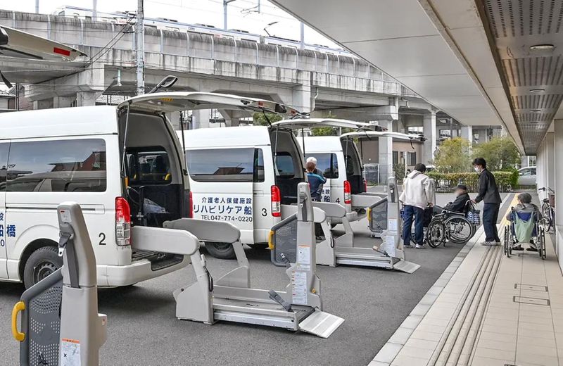 介護老人保健施設　リハビリケア船橋のアルバイト・バイト求人情報-02