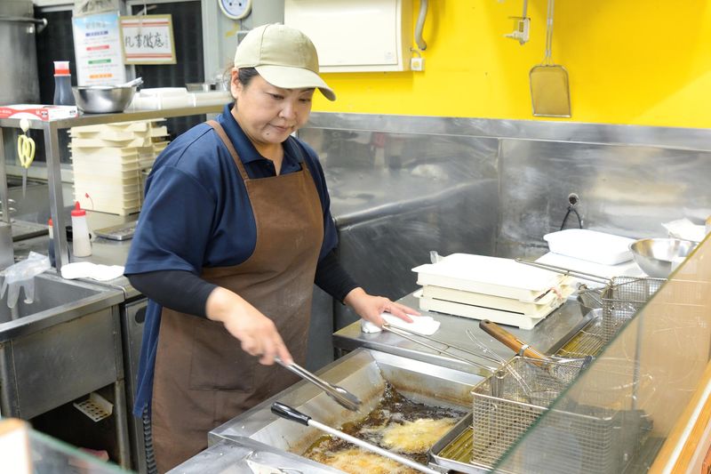 元祖からあげ本舗 かたに商店今治店のアルバイト・バイト求人情報-04