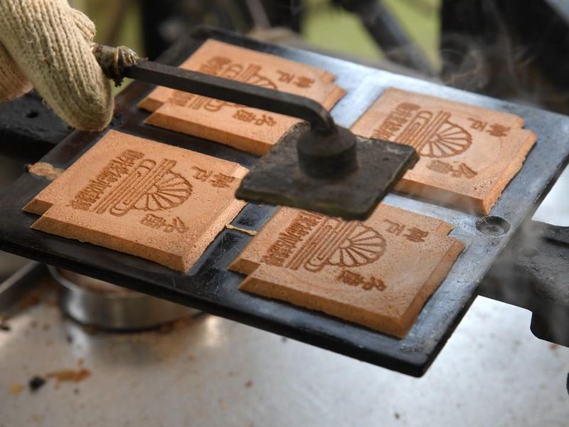 亀井堂総本店　元町商店街本店のアルバイト・バイト求人情報-02