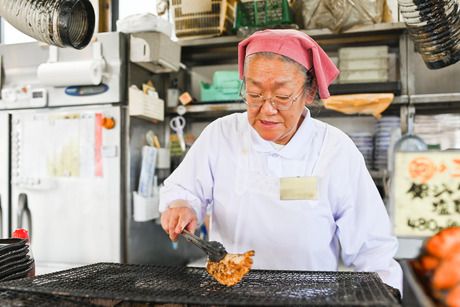 魚ばぁさんの食堂 おくどさん　一宮店のアルバイト・バイト求人情報-04