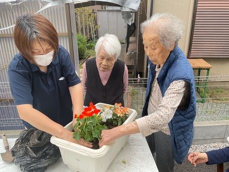 認知症対応型共同生活介護　グループホーム幸せふくろう北秋津の求人情報