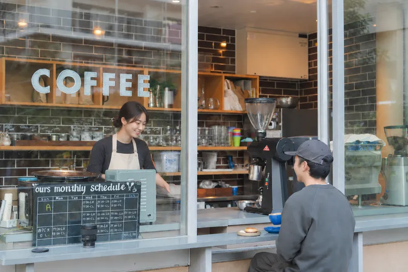 CAFE&HALL oursのアルバイト・バイト求人情報
