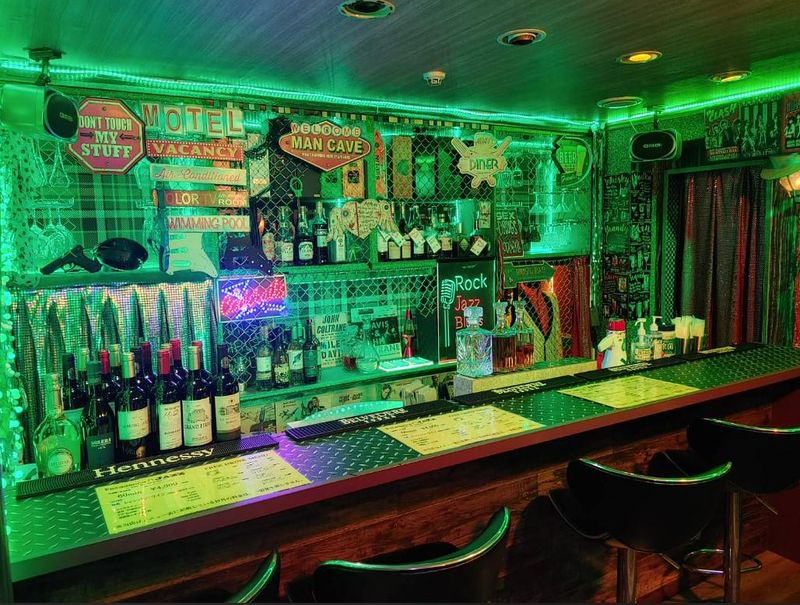 BAR&GRILL　 Decadence′JAZZのアルバイト・バイト求人情報-02