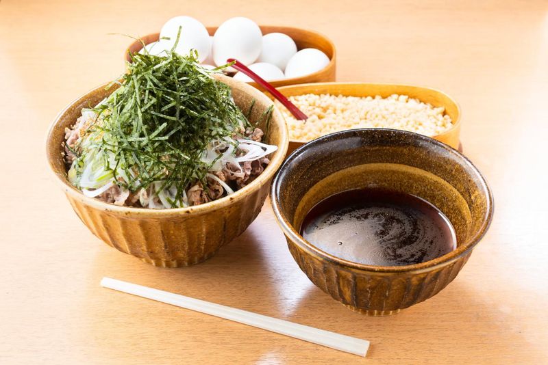 なぜ蕎麦にラー油を入れるのか。秋葉原1号店のアルバイト・バイト求人情報-02