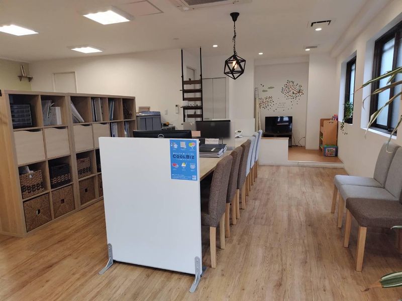 トーマスリビング福岡空港前店のアルバイト・バイト求人情報-02