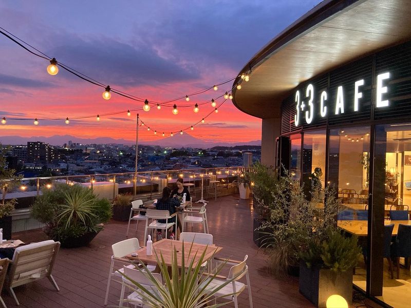 3+3　CAFEのアルバイト・バイト求人情報-02