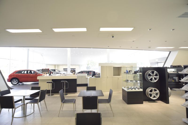 アウディりんくうのアルバイト・バイト求人情報-05