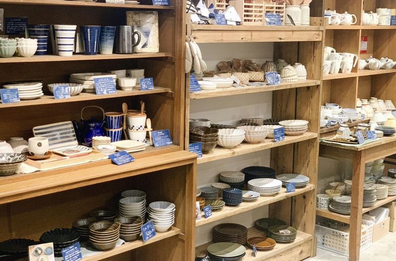 LEAF 暮らしの雑貨店 阪急三番街店のアルバイト・バイト求人情報-03