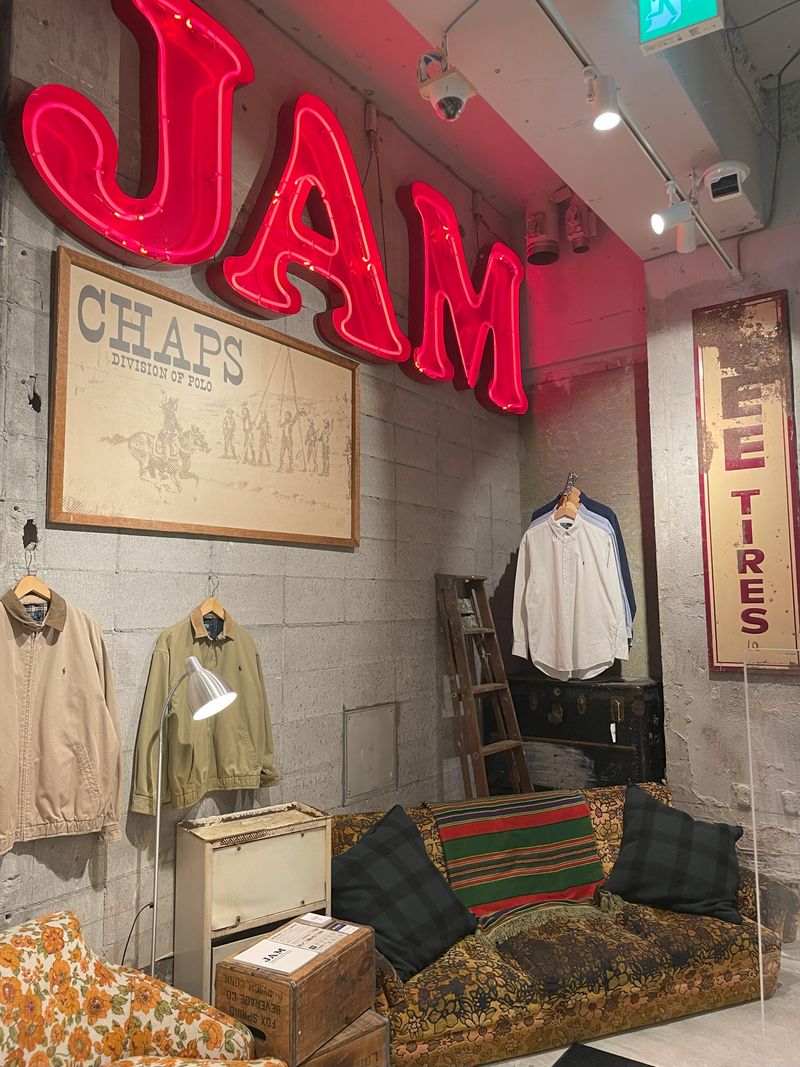 古着屋JAM　明治通り店のアルバイト・バイト求人情報-02