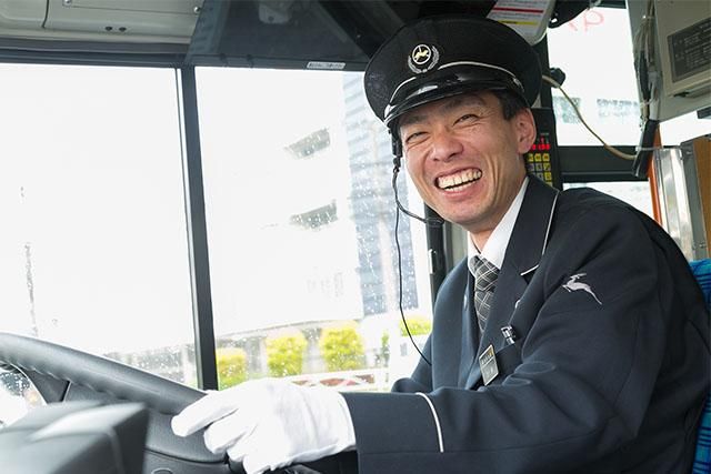 奈良交通株式会社　乗合大型バス