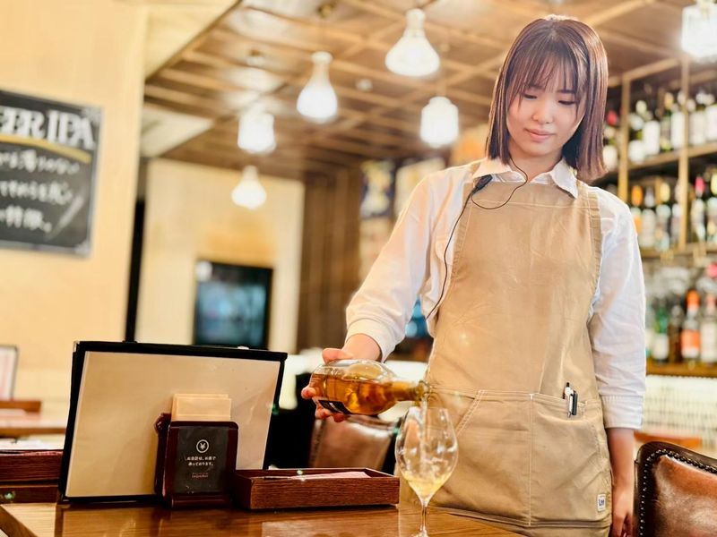 Bistro Wine Cafe Le Coq Roti( ルコック ロティ)のアルバイト・バイト求人情報-02