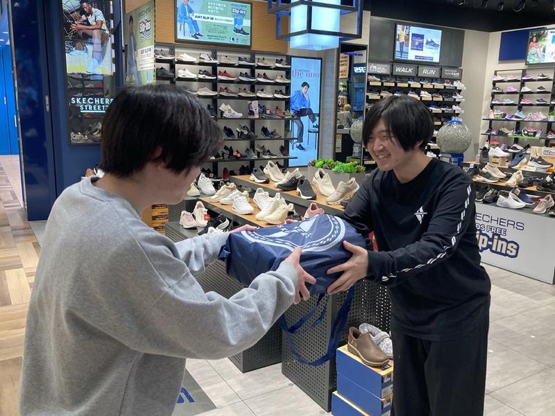 SKECHERS　イオンモール東員店のアルバイト・バイト求人情報-02