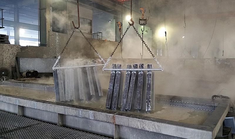 株式会社マキテック メッキ事業部のアルバイト・バイト求人情報-03