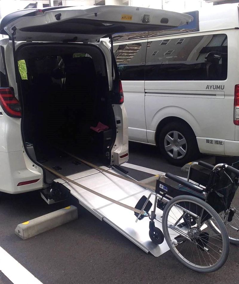 透析クリニックの送迎ドライバー【調布市 京王線「国領駅」徒歩3分】の求人・転職情報-03