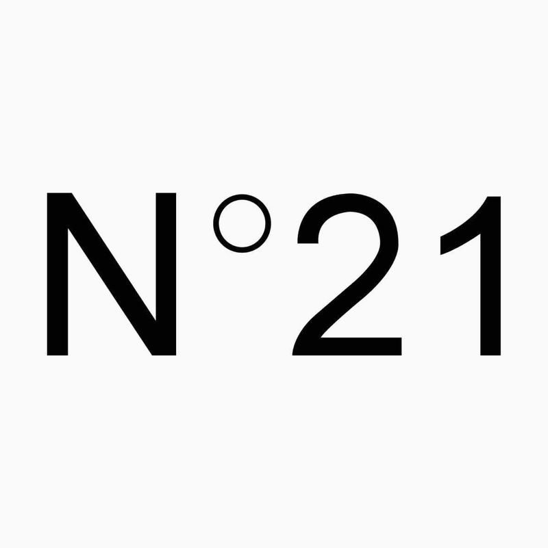 N°21(ヌメロヴェントゥーノ)のアルバイト・バイト求人情報-02