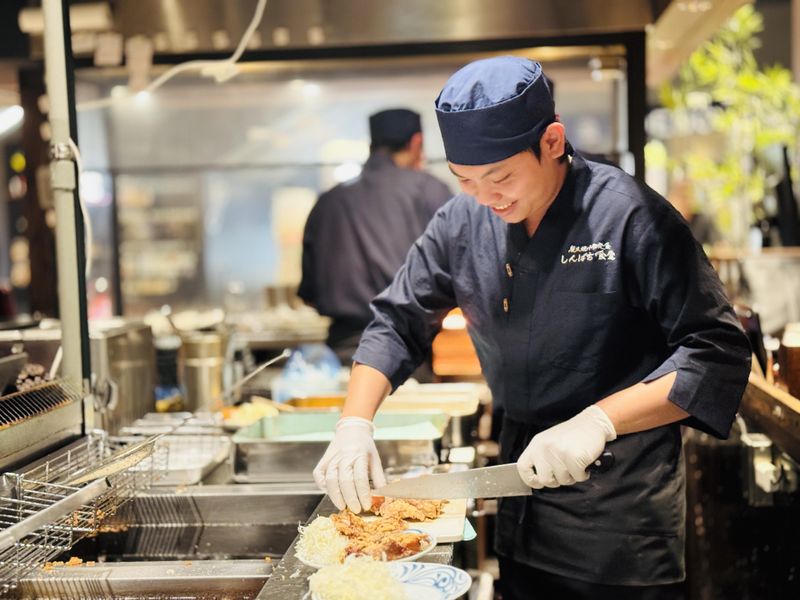 和めし処　しんぱち食堂　羽田エアポートガーデン店のアルバイト・バイト求人情報-05