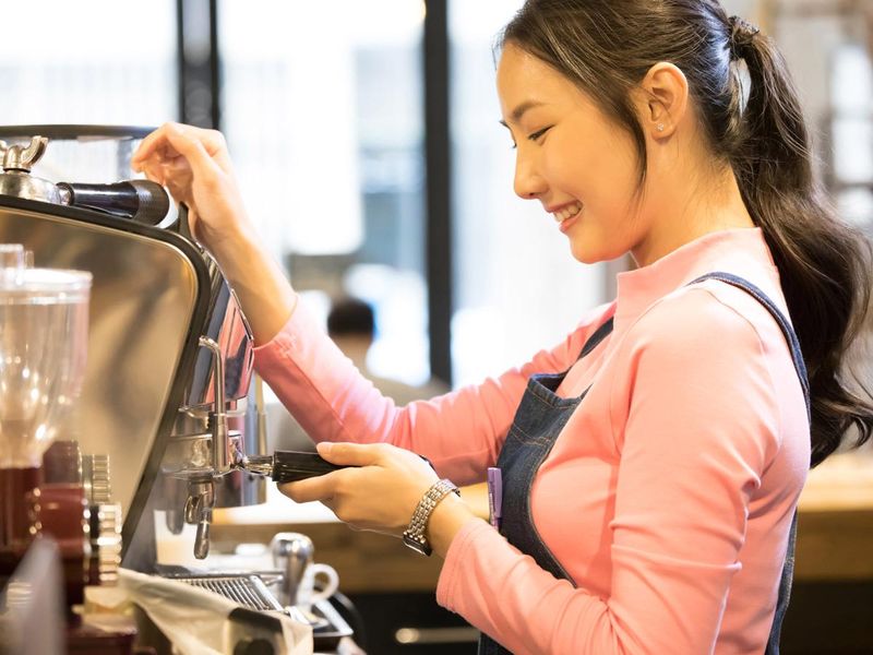 MORNING GLASS COFFEE JAPAN株式会社(勤務地:ERIC ROSE)のアルバイト・バイト求人情報-04