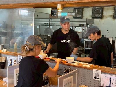 ラーメンバイト 新築のキレイなラーメン店スタッフ