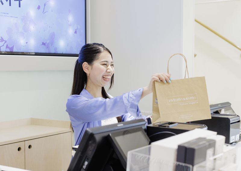 Intimissimi大丸梅田店のアルバイト・バイト求人情報-02