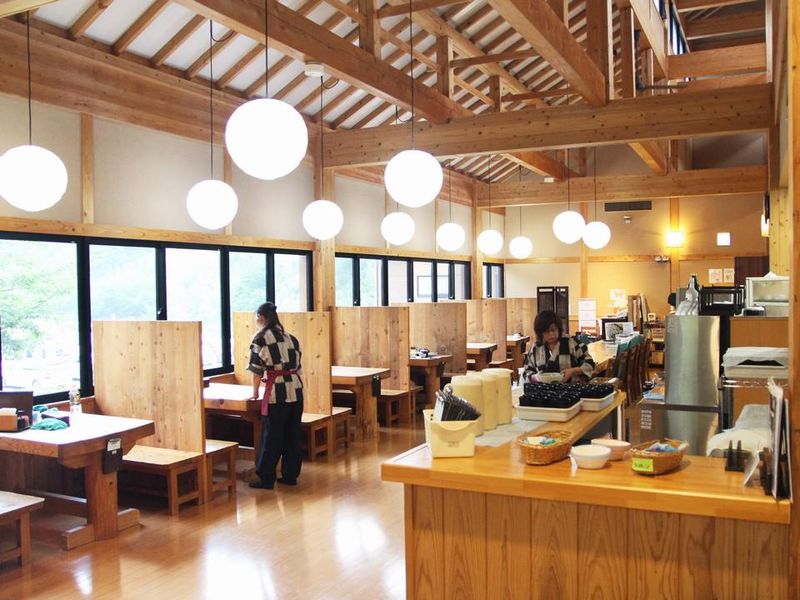 日帰り温泉山茶花の湯　お食事処　利休亭のアルバイト・バイト求人情報-03