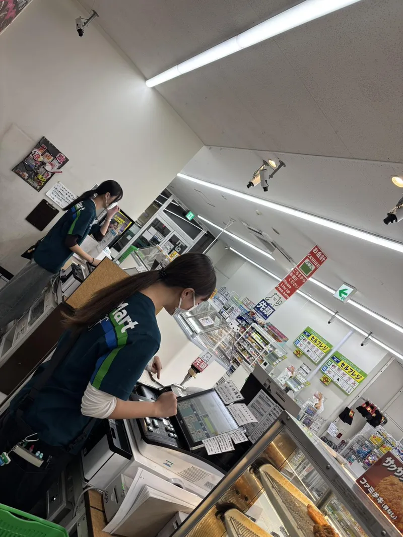 ファミリーマート札幌北2条西3丁目店のアルバイト・バイト求人情報