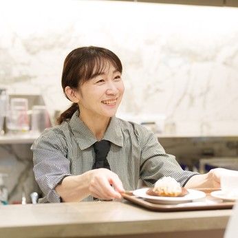 カフェ・ド・クリエ　岡本店の求人情報