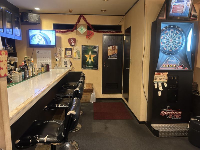 Pub Crystalのアルバイト・バイト求人情報-03