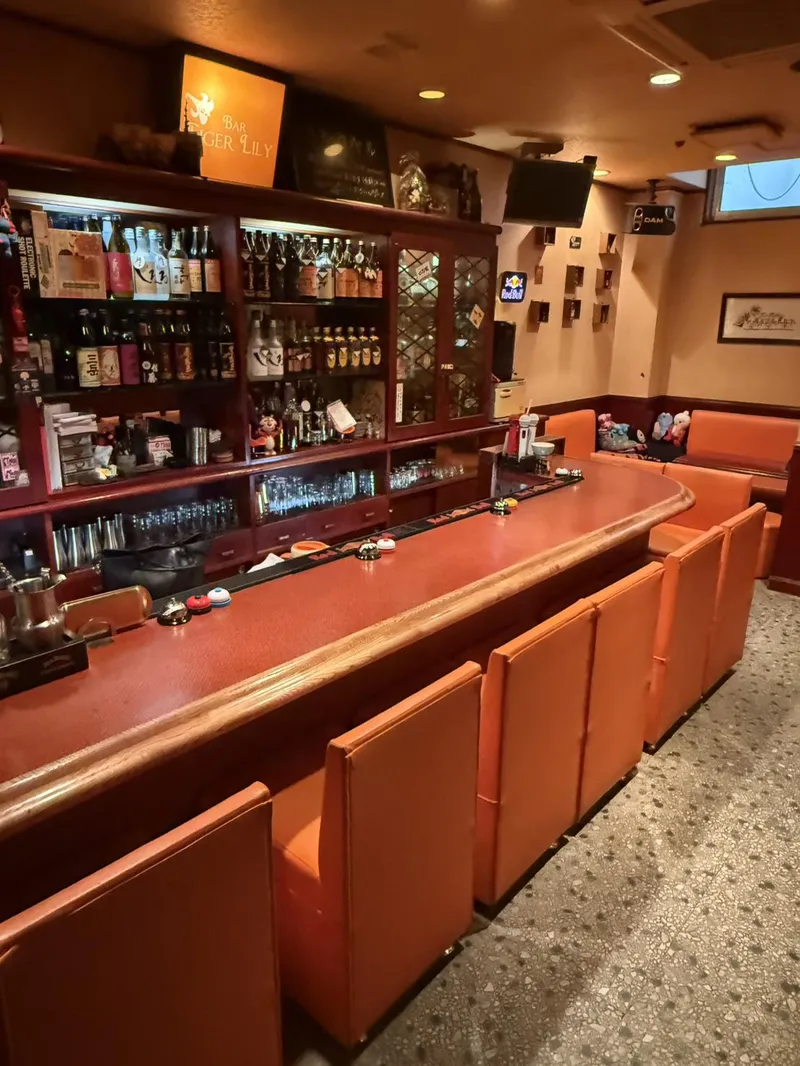 BAR TIGER LILYのアルバイト・バイト求人情報-02