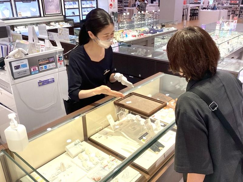 HAPPINESS　イオンモール名古屋茶屋店のアルバイト・バイト求人情報-02