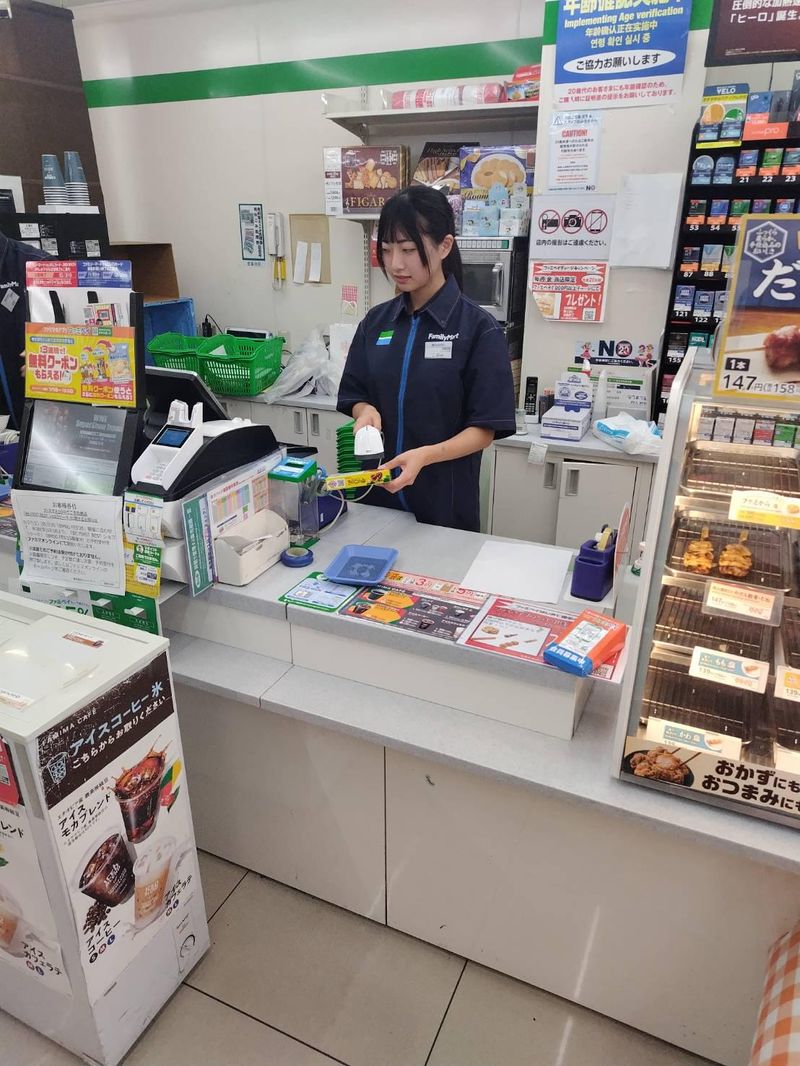 ファミリーマート 千歳船橋駅北店のアルバイト・バイト求人情報-02
