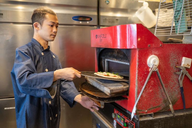 [A]PIZZA(エーピッツァ)なんば店のアルバイト・バイト求人情報-03