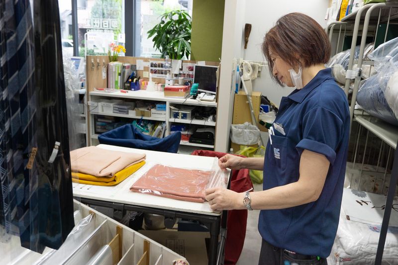 クリーニングぴいぷる西賀茂工場のアルバイト・バイト求人情報-04
