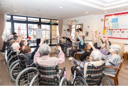 住宅型有料老人ホーム　悠(ゆとり)(医療法人悠信会グループ)のアルバイト・バイト求人情報