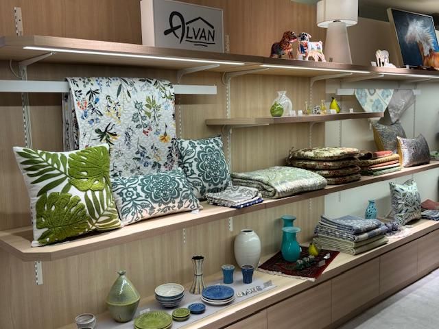 絵麗奈株式会社　アルヴァン阪神百貨店梅田本店の派遣求人情報