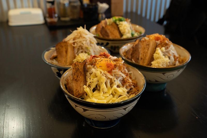 麺道くろとん 大阪店のアルバイト・バイト求人情報-02