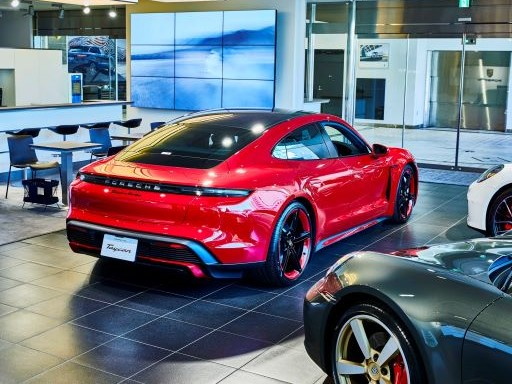 ポルシェセンター目黒　六本木認定中古車センターのアルバイト・バイト求人情報-05