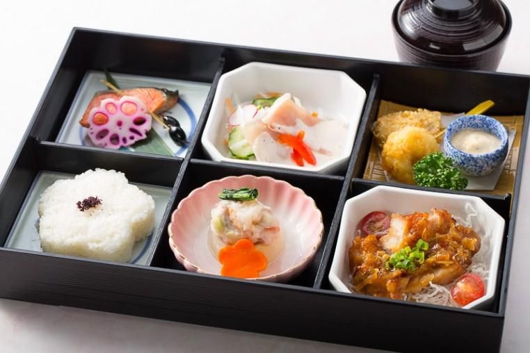 登別カントリー倶楽部内レストランのアルバイト・バイト求人情報-02