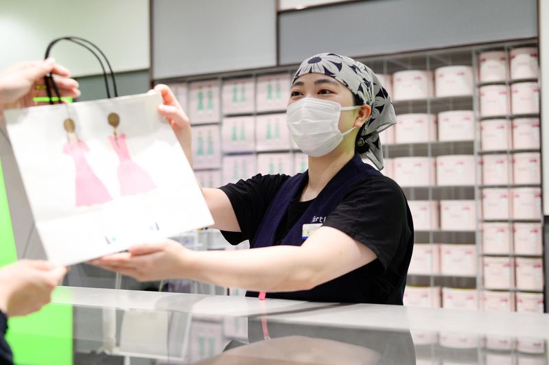 株式会社プレジィール(新千歳空港内)のアルバイト・バイト求人情報-02