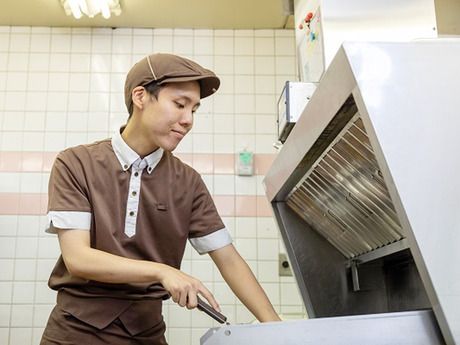 店内スタッフ