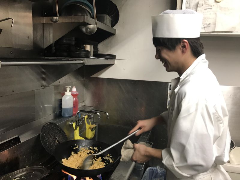 海鮮居酒屋　はなの舞　八幡宿駅前店の求人2