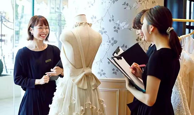 ドレスショップ　リブラブラフ 表参道店(株式会社リブラブラフ)のアルバイト・バイト求人情報-03