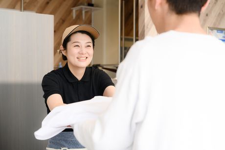 ピュアランドリー　花園町店の求人情報