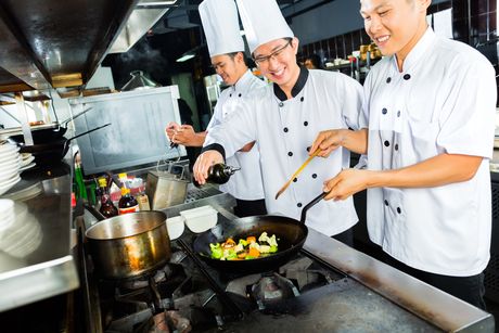 オーイズミフーズ 中国菜厨 エスサワダ 新丸ビル店の求人・転職情報