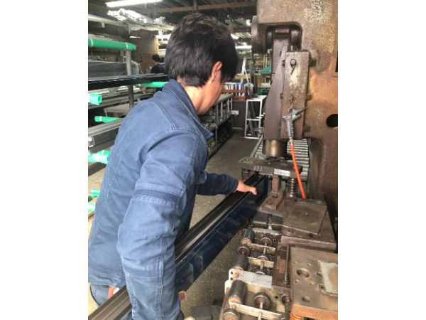 具志堅アルミ工業のアルバイト・バイト求人情報-02