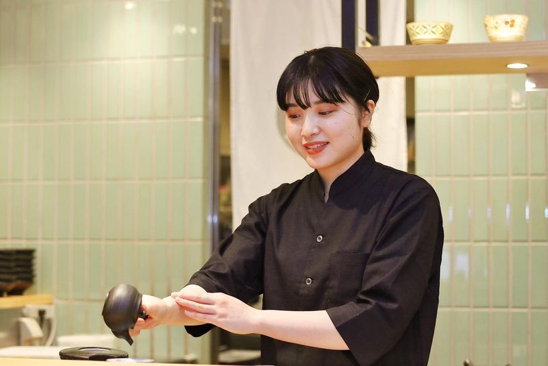京はやしや　日比谷　林屋新兵衛店のアルバイト・バイト求人情報-02